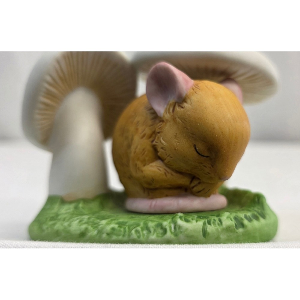 Franklin Porcelain Woodland Surprises Mouse and Raccoon Figurines 1984 Set of 2 - Picture 8 of 16
